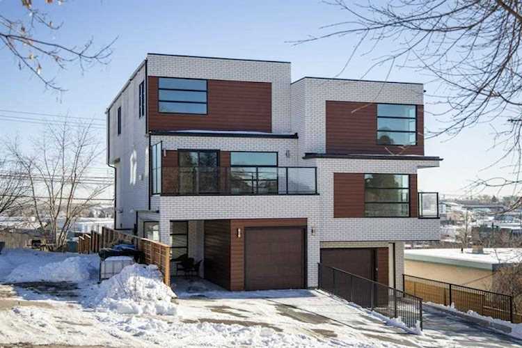 4122 Stanley Rd SW Calgary, AB T2S 2P4