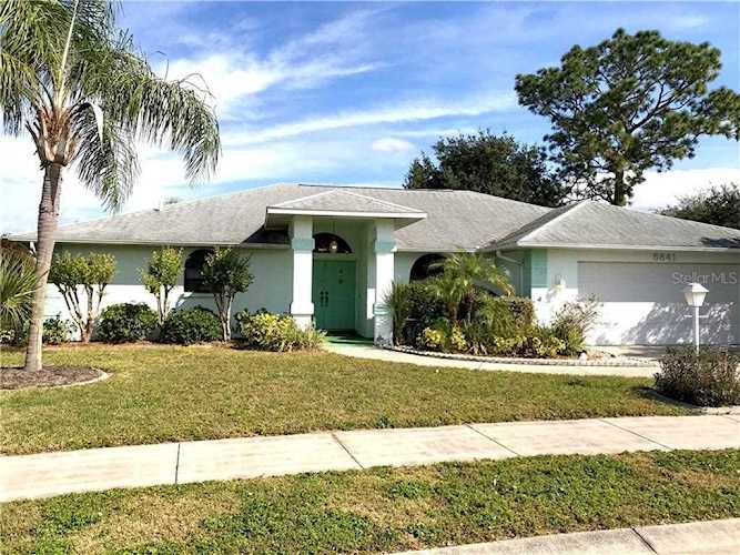 5841 Helen WAY Sarasota, FL 34243
