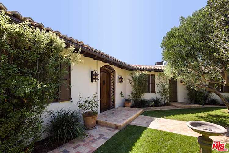 1924 Wattles Drive Los Angeles, CA 90046