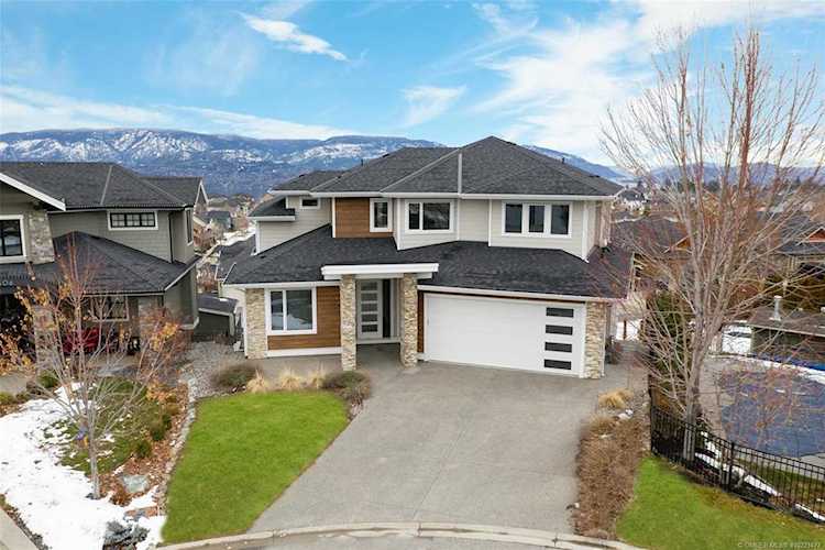 5504 Trestle Court Kelowna, BC V1W5G4