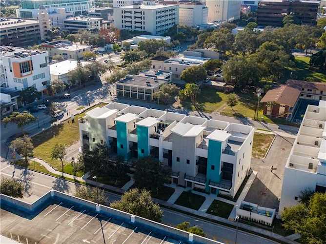 52 N School Ave Sarasota, FL 34237