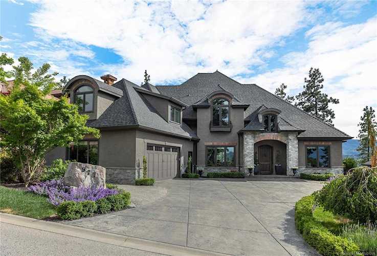 977 Westpoint Drive Kelowna, BC V1W4Z9