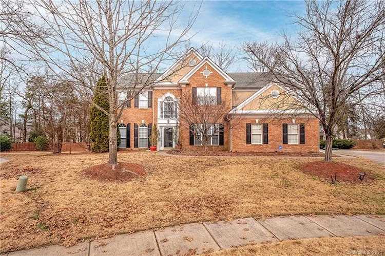 5002 Jordanus Ct Charlotte, NC 28277