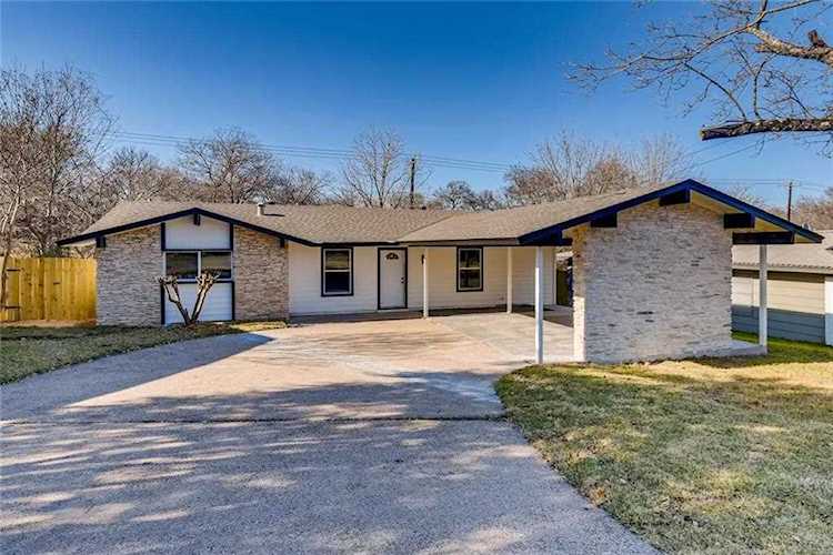 3208 Catalina DR Austin, TX 78741