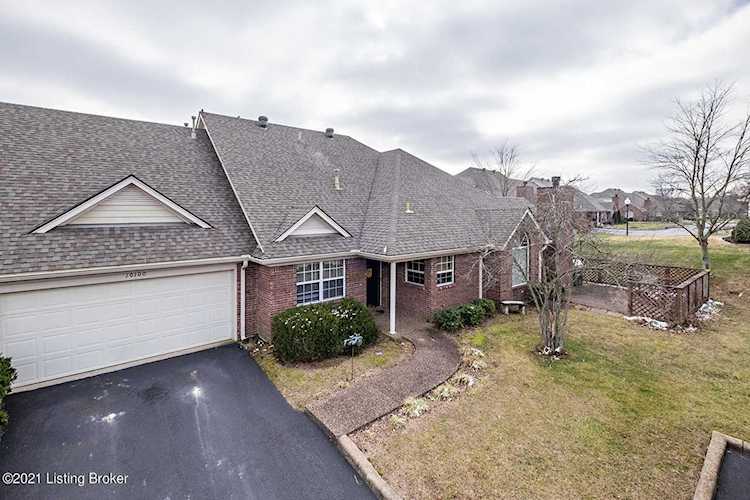 10100 Leaning Tree Ct Louisville, KY 40291