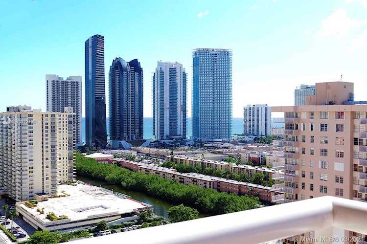 251 174th St #2306 Sunny Isles Beach, FL 33160