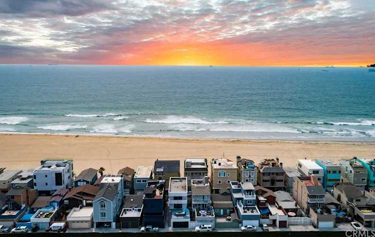 43 B Surfside Avenue Surfside, CA 90740