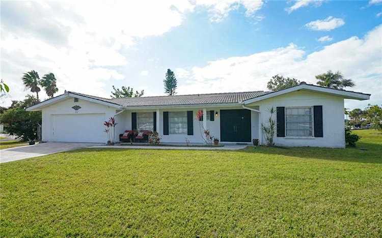 1711 Baywood WAY Sarasota, FL 34231