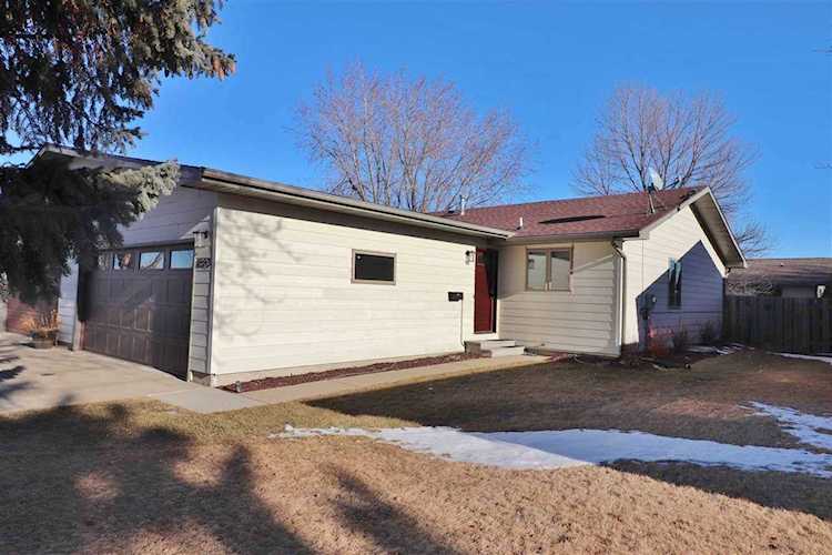 1823 SW 15 1/2 St. Minot, ND 58701
