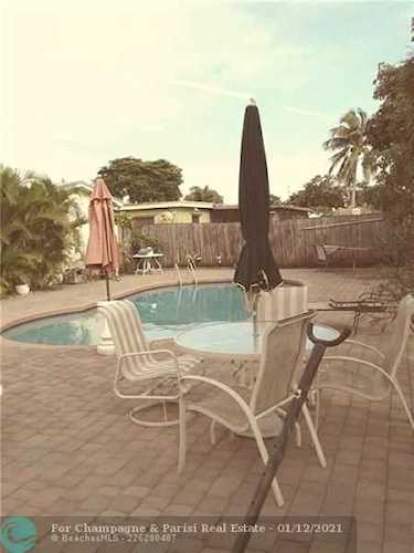 6972 NW 8th St Margate, FL 33063