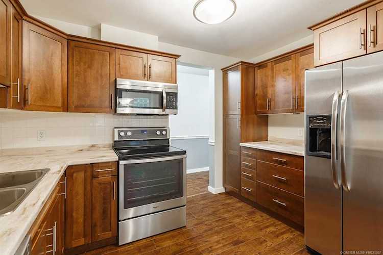 3175 De Montreuil Court Kelowna, BC V1W3W2