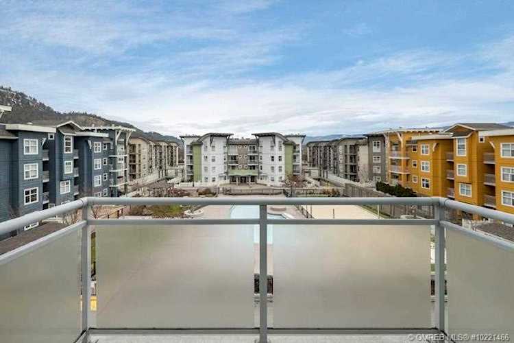 563 Yates Road Kelowna, BC V1V2P1