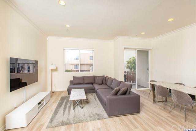 400 Cameron Place #105 Glendale, CA 91207
