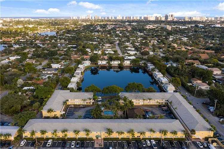 4050 NE 12th Ter #27 Oakland Park, FL 33334