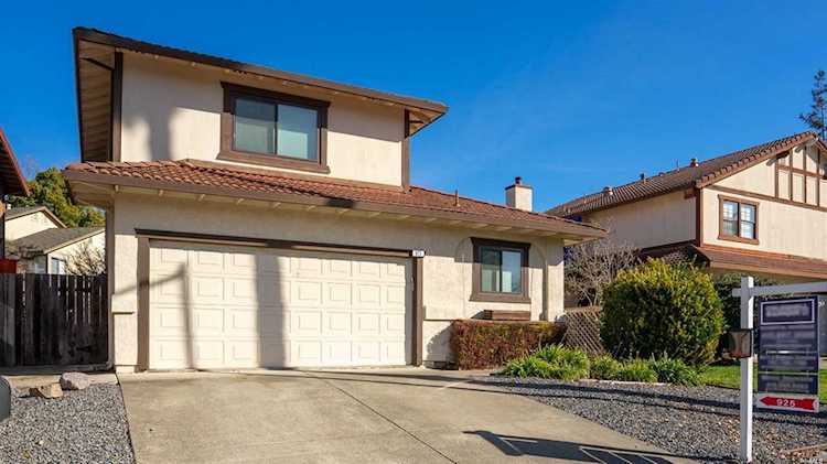 925 Hacienda Circle Rohnert Park, CA 94928