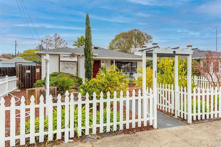 2134 Slater Street Santa Rosa, CA 95404