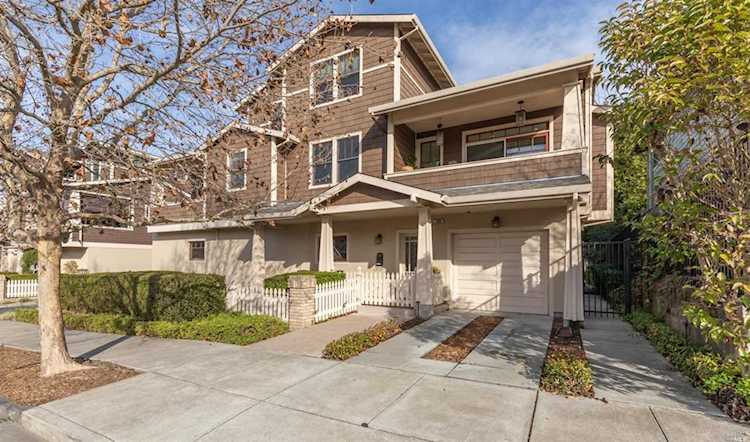 326 Liberty Street Petaluma, CA 94952