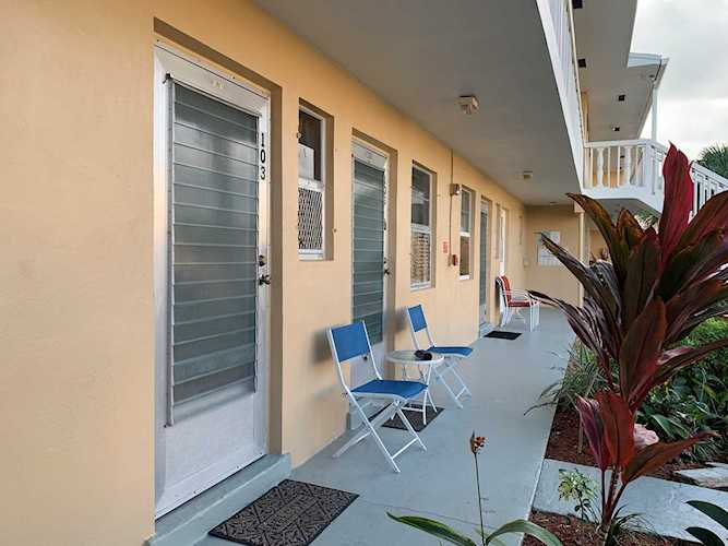 2101 NE 1St Court #103 Boynton Beach, FL 33435