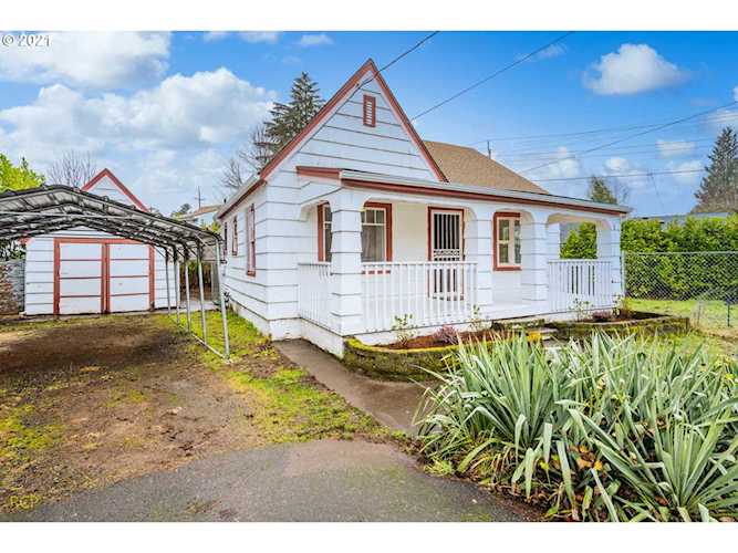 4905 NE Cully Blvd Portland, OR 97218