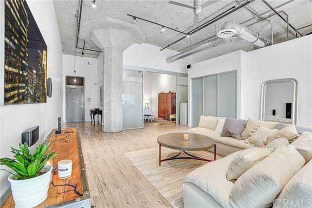 115 W 4th Street #203 Long Beach, CA 90802