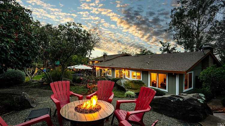 2580 Del Rosa Avenue Santa Rosa, CA 95409