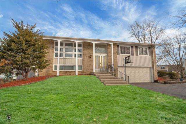 5 Liberty Ct Bolingbrook, IL 60440