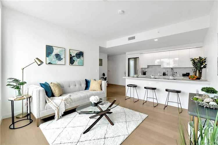 1050 S Grand Ave #704 Los Angeles, CA 90015