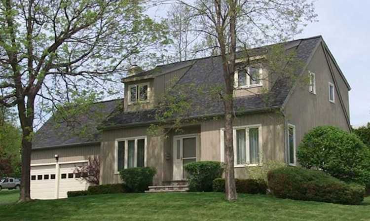 24 Brook Dr Burlington, VT 05408