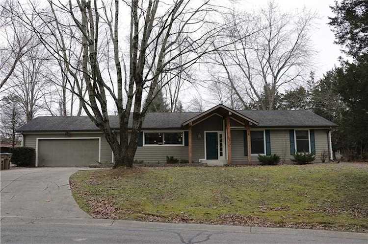 4265 Sharp Ln Columbus, IN 47201