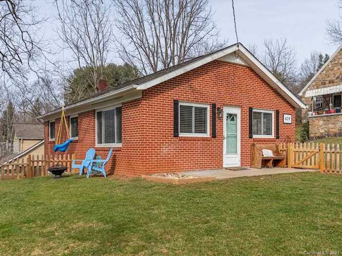 629 East St Waynesville, NC 28786
