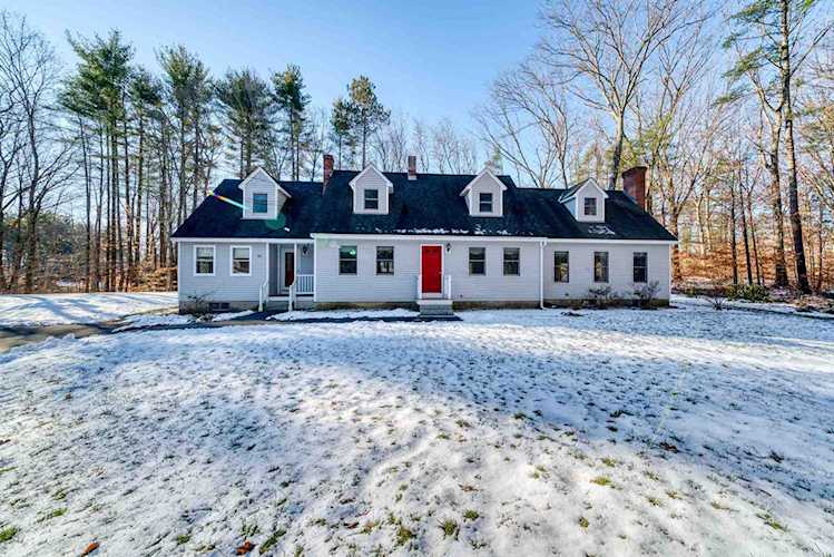 55 Windbrook Dr Epping, NH 03042