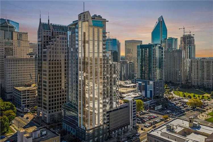333 W Trade St Charlotte, SC 28202