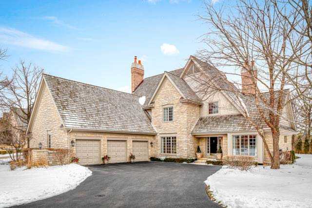 107 Lakeside Ct North Barrington, IL 60010