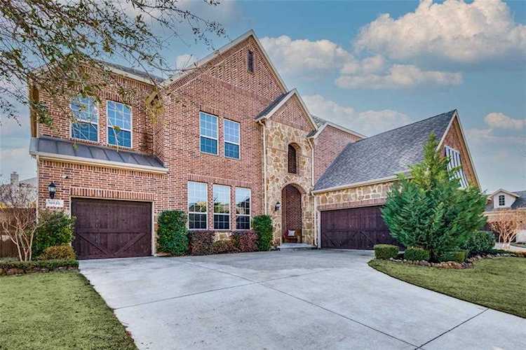 6816 Sunshade Lane Dallas, TX 75236