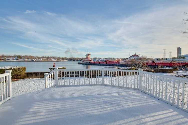 15 Edwards Ln Quincy, MA 02169