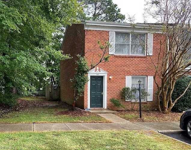 385 Susan Constant Dr Newport News, VA 23608