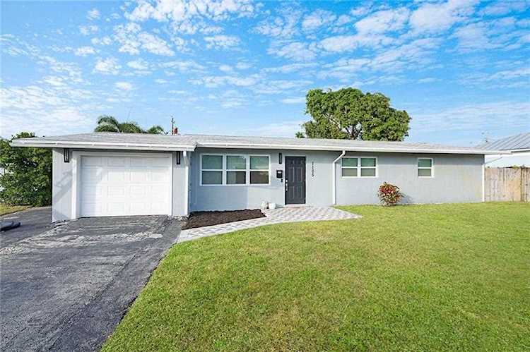 1105 SE 4th Ct Deerfield Beach, FL 33441