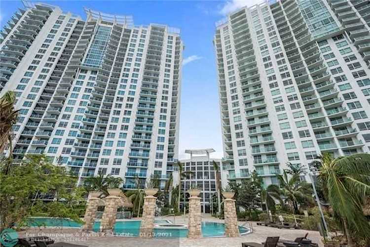 2681 N Flamingo Rd #1102S Plantation, FL 33323