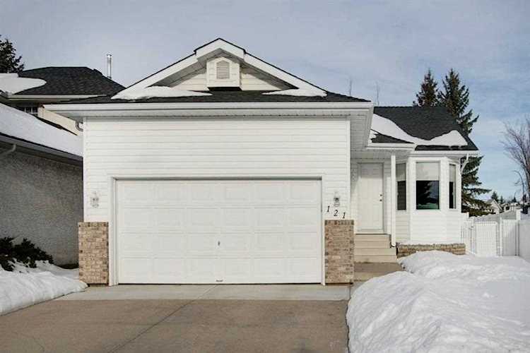 121 Scripps Landing NW Calgary, AB T3L 1W2