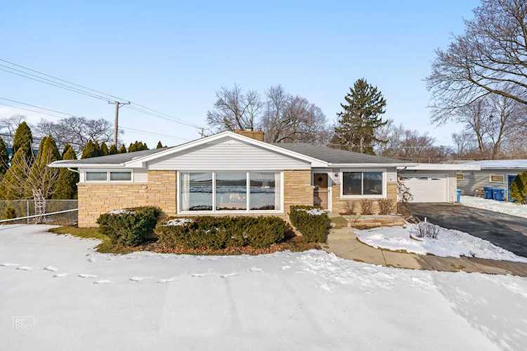 1345 Plum St Aurora, IL 60506