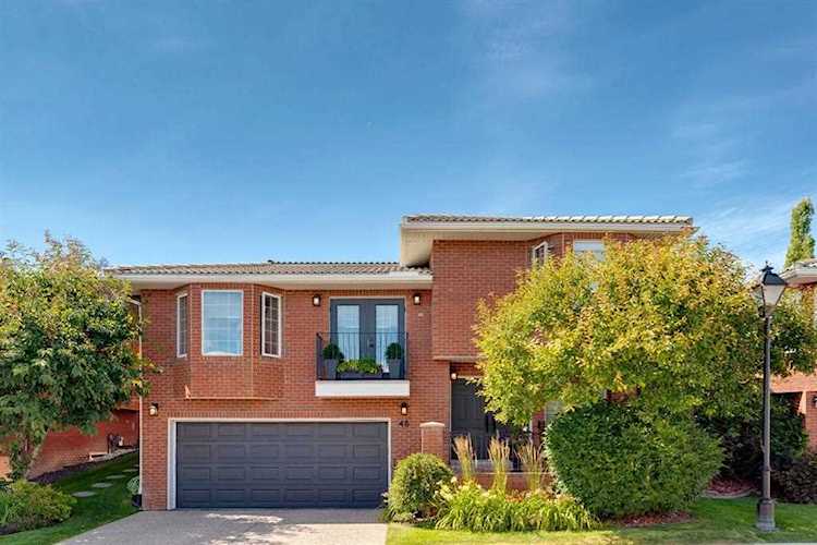 48 Prominence Path SW Calgary, AB T3H 2W7