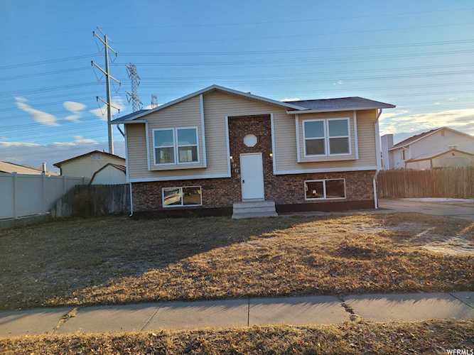 4968 S W 3300 Roy, UT 84067