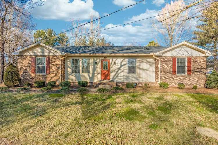 103 Creekwood Ln Hendersonville, TN 37075