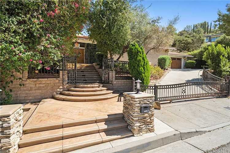 3160 Sepulveda Boulevard Sherman Oaks, CA 91403