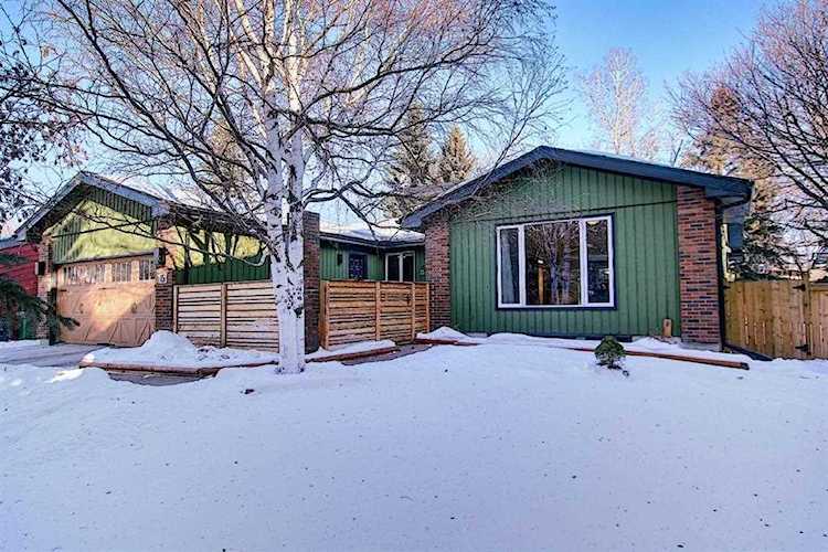 15 Silvergrove Crescent NW Calgary, AB T3B 4M6