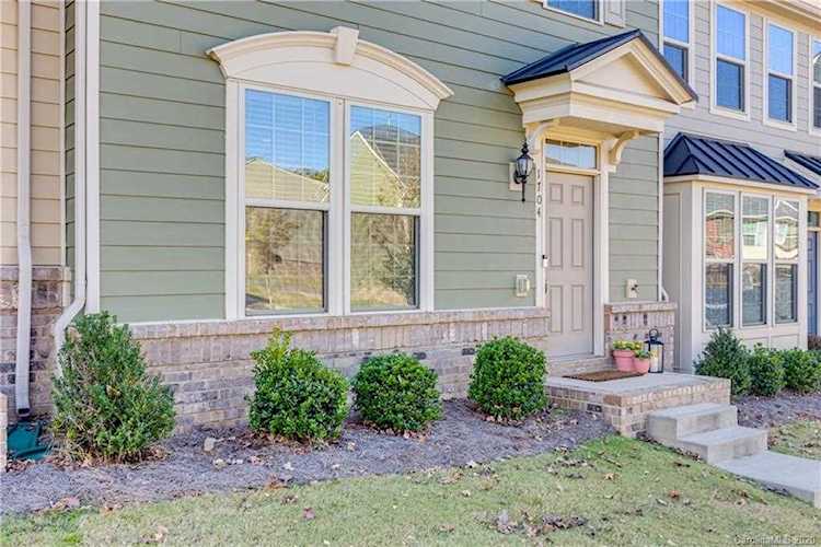 1704 Fleetwood Dr Charlotte, NC 28208