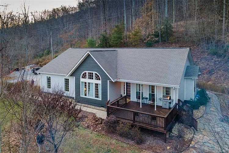 166 Amaroo Ridge Sylva, NC 28779