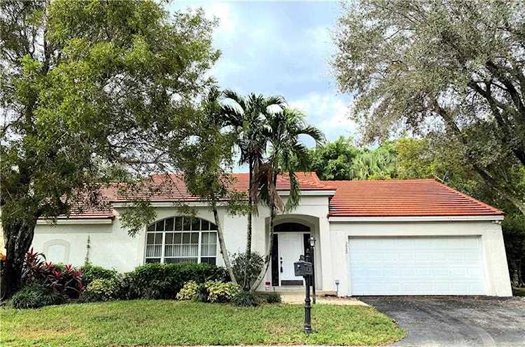 3920 Wild Lime Ln Coral Springs, FL 33065