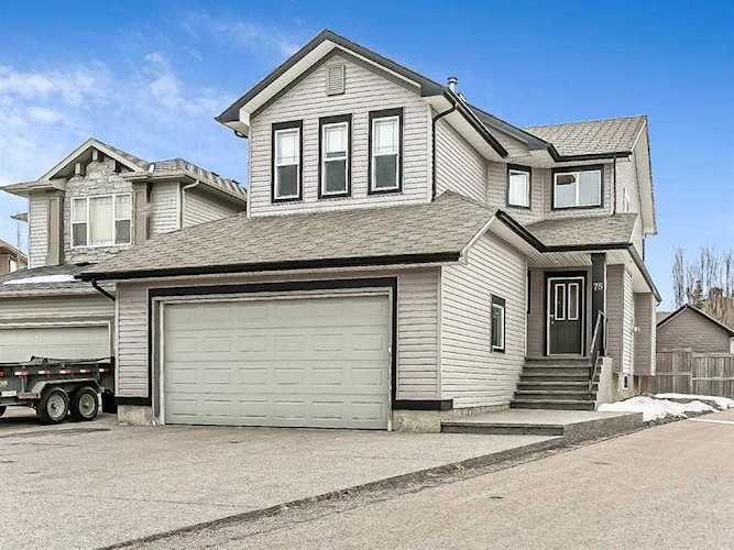 75 Evansmeade Common NW Calgary, AB T3P 1E7