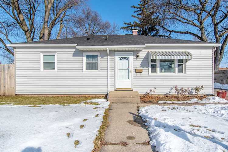 217 Westgate Dr Aurora, IL 60506
